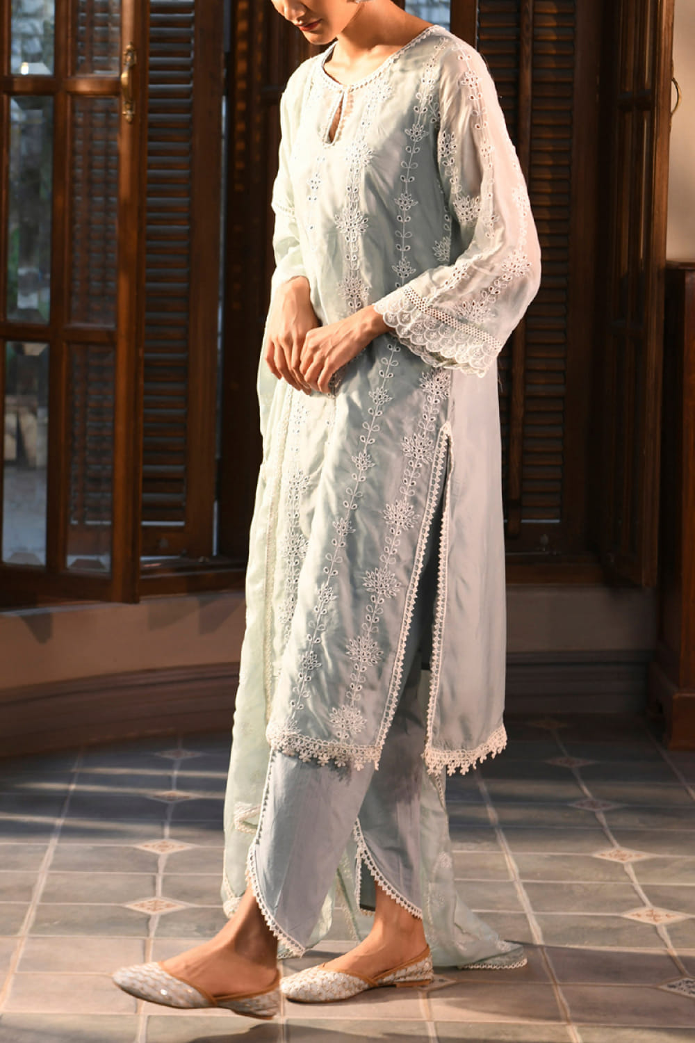 Buy Teal blue floral embroidery kurta organza set by Mulmul at