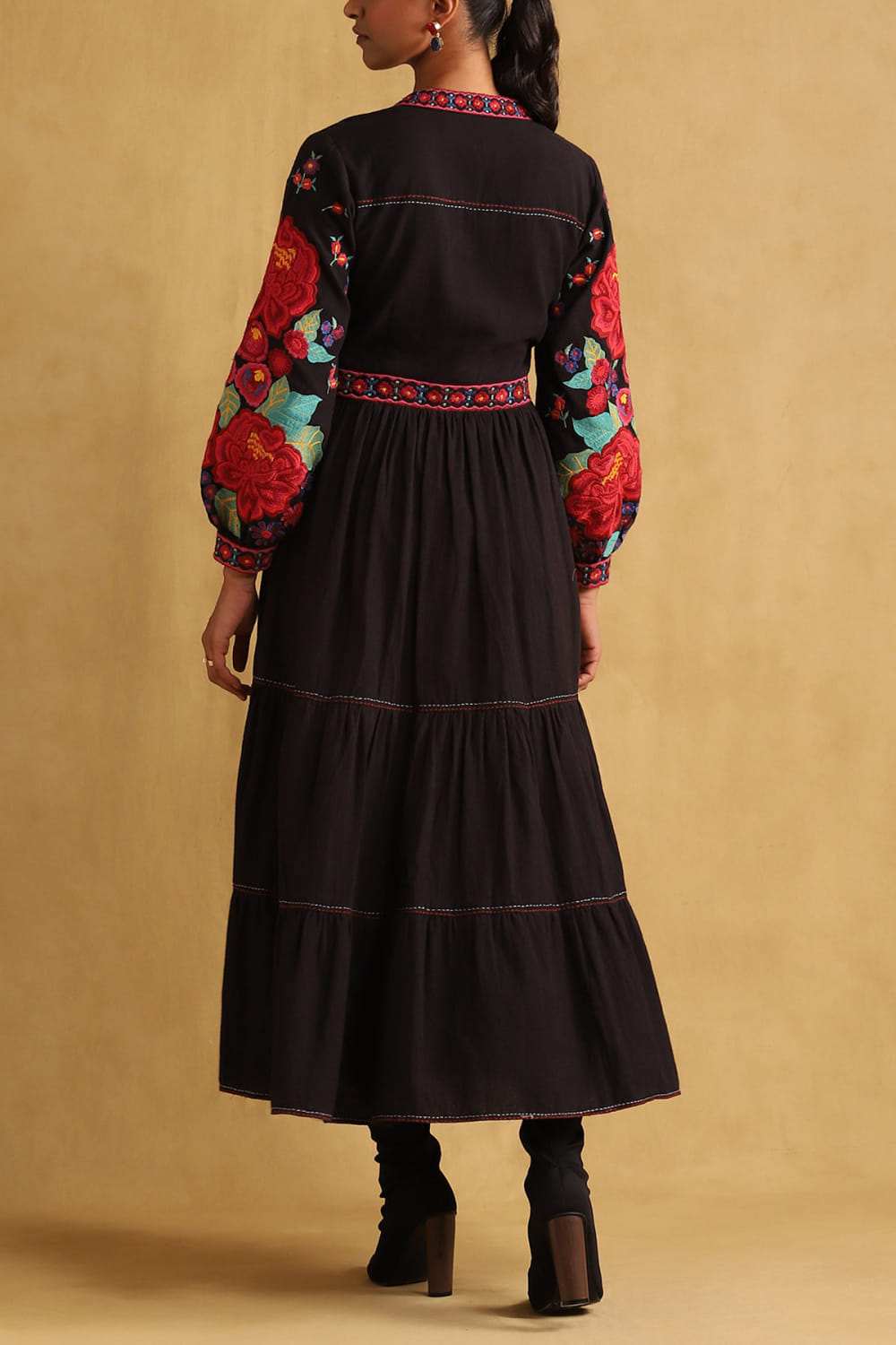 ritu kumar black embroidered dress RI Ritu Kumar Black Embroidered Gown – Saris and Things main image 0