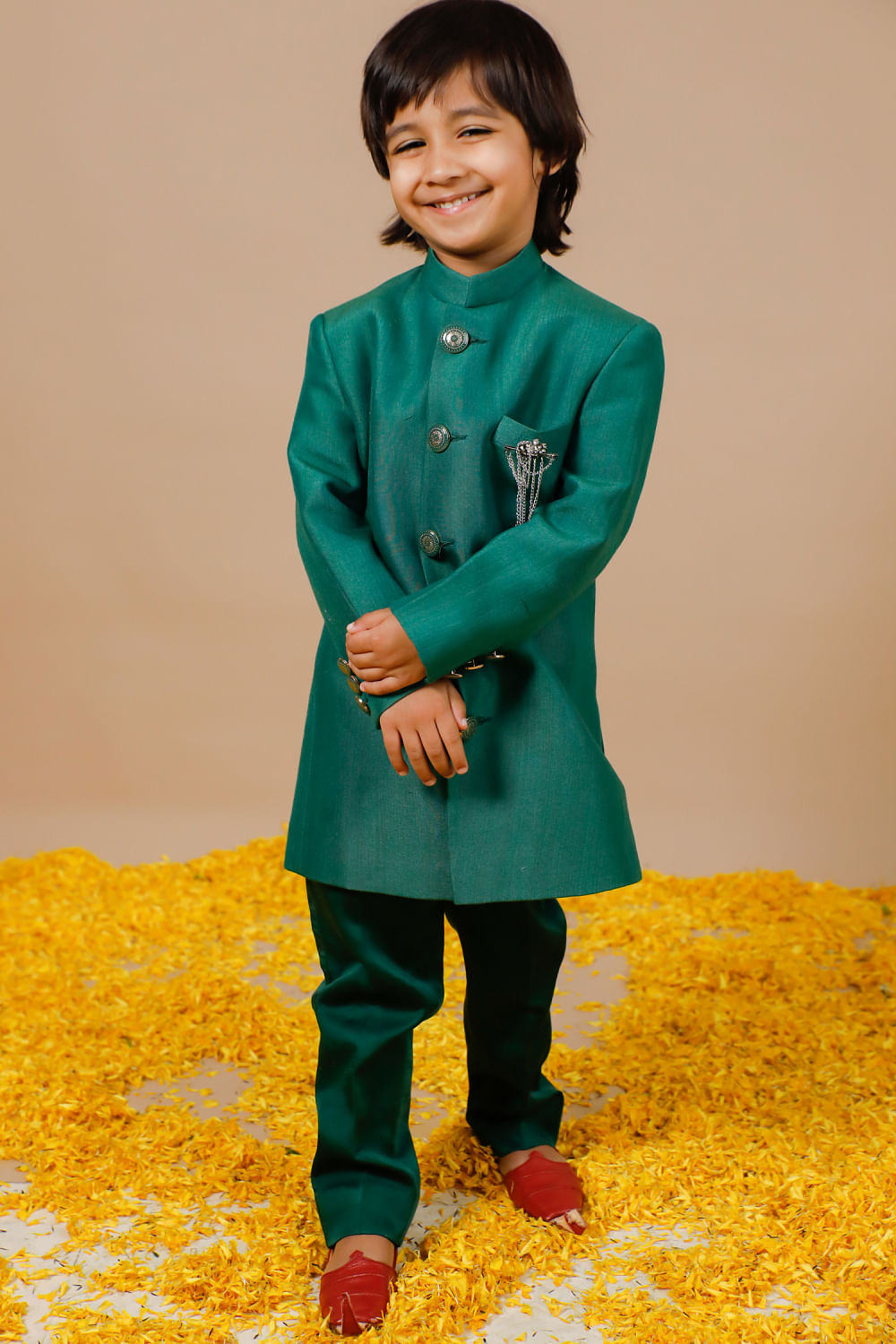 Buy Green brooch detail jodhpuri set by Swati Golyan at Aashni and Co