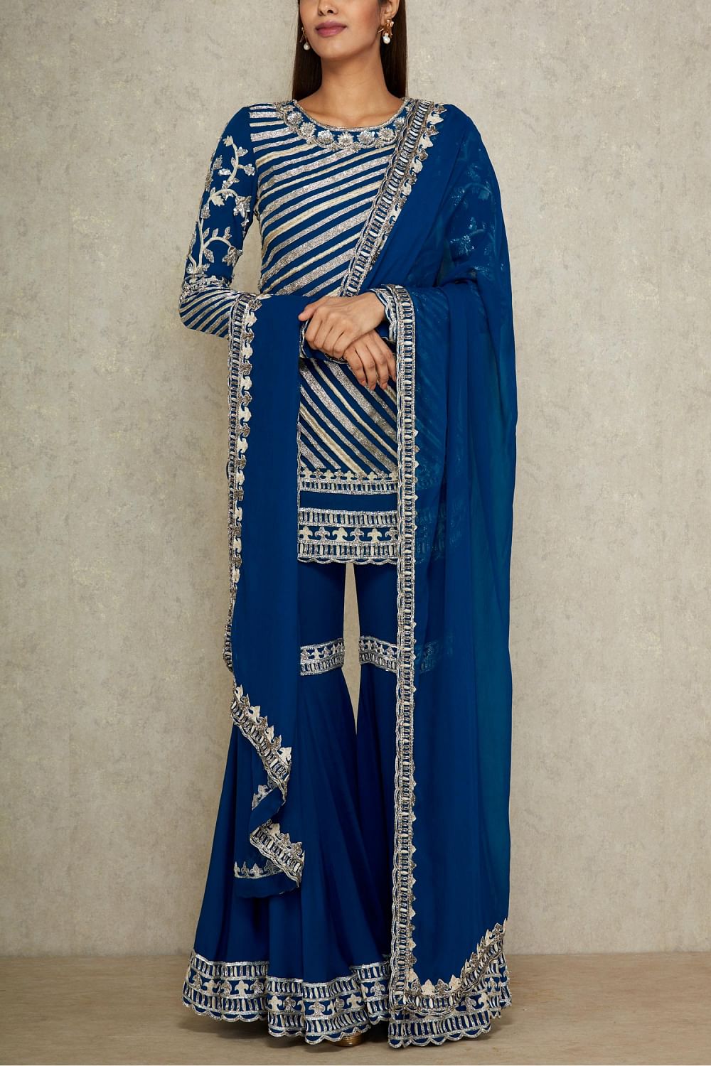 Manish malhotra blue lehenga hot sale