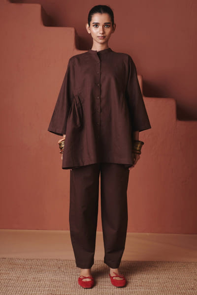 Brown motif embroidered linen shirt