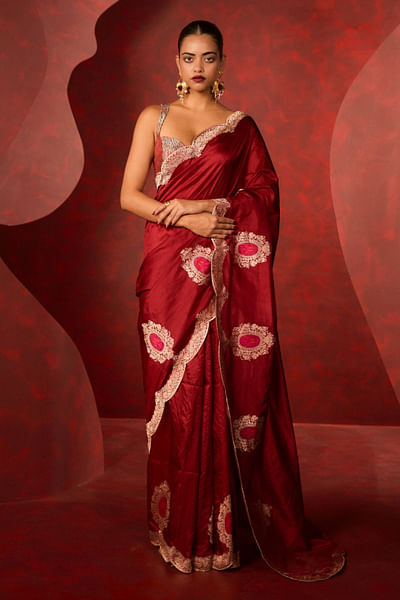 Red baroque kadhwa banarasi scalloped sari set