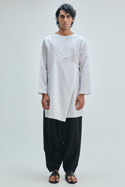 Saphed White angrakha kurta set SAPHAUG26D152931