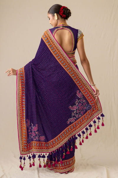 JIVIVA BY Jigvijay & Varsha printed bandhej sari set JIVIJUN26D147871