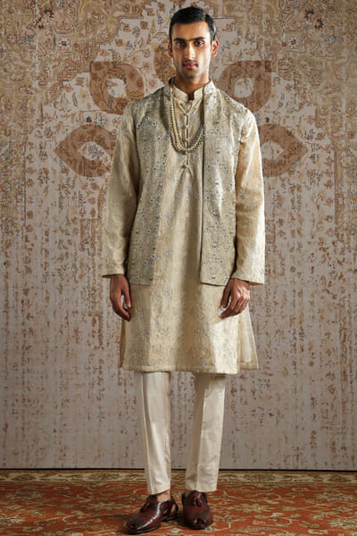 Gold brocade kurta bundi set