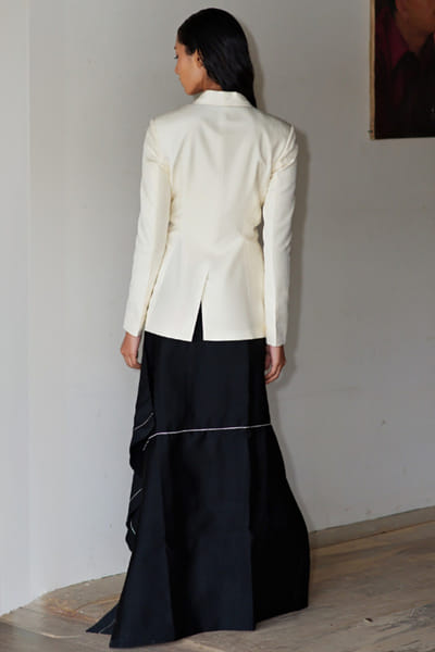 11 Tareng Black and ivory jacket-draped skirt set 11TAJUL26D148682