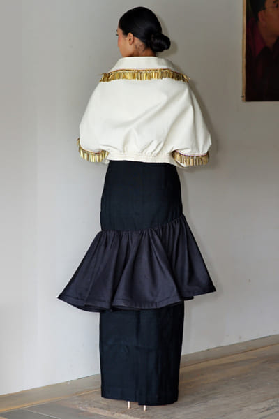 11 Tareng Black and ivory embroidered jacket-skirt set 11TAJUL26D148686