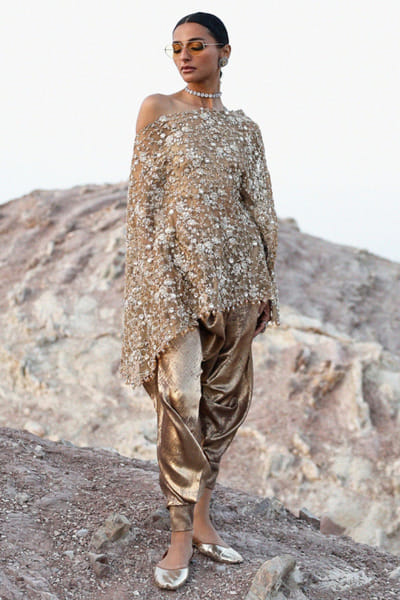 Zainab Chottani Gold floral embroidered one-shoulder cape set ZAINJUN26D146994