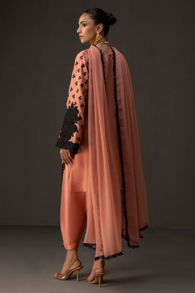 Zainab Chottani Peach embroidered kurta set ZAINAPR26D142489