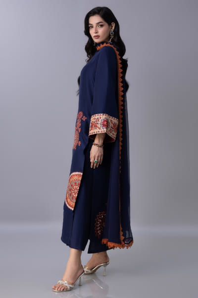 Zainab Chottani Deep blue thread embroidered kurta set ZAINAPR26D142573