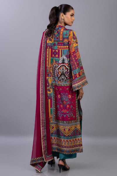 Zainab Chottani Multicolour print embroidered long kurta set ZAINAPR26D142586