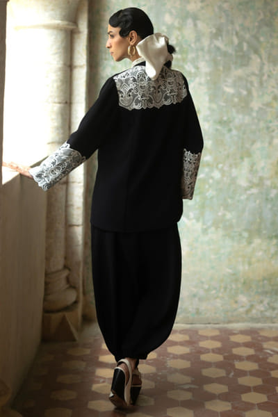 Zainab Chottani Black lace embroidered shacket set ZAINJUN26D147460