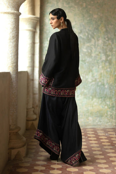 Zainab Chottani Black floral embroidered tunic-palazzo set ZAINJUN26D147458