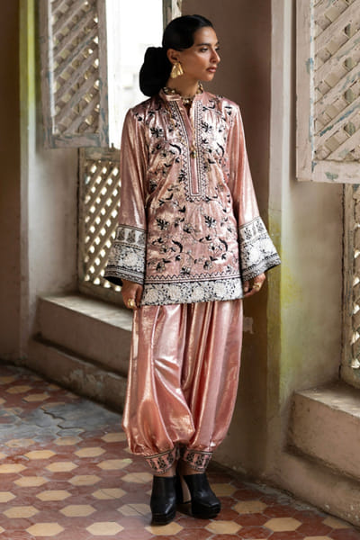 Zainab Chottani Peach black floral embroidered tunic set ZAINJUN26D147466