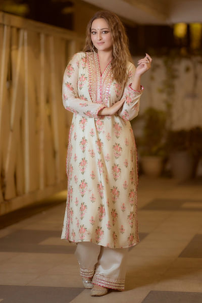 Ivory floral printed kurta set