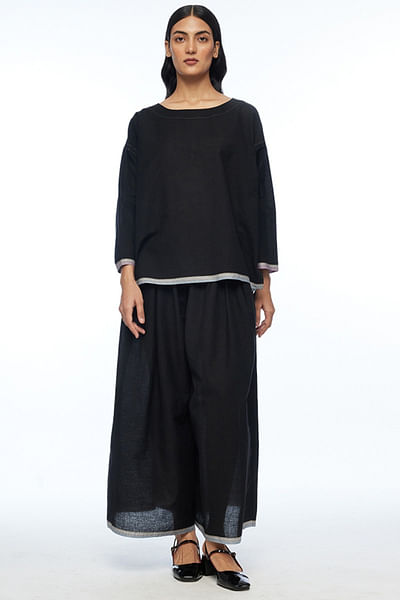 Black oversized top