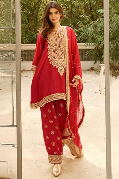 Red embroidered kurta set