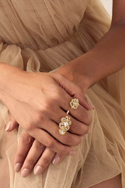 Gold kundan double motif ring