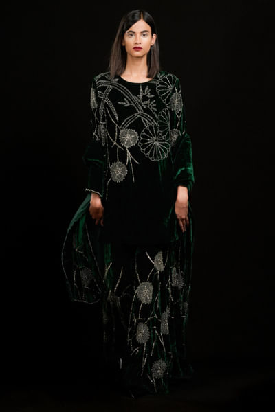 Emerald bead embellished dupatta