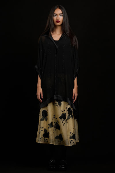 Topaz floral thread embroidered skirt