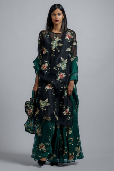 Emerald floral thread embroidered dupatta
