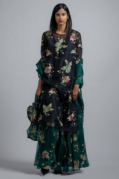 Black floral thread embroidered kurta