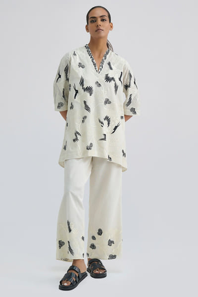 Peachoo Ecru embroidered bird motif top PEACJUL26D149884