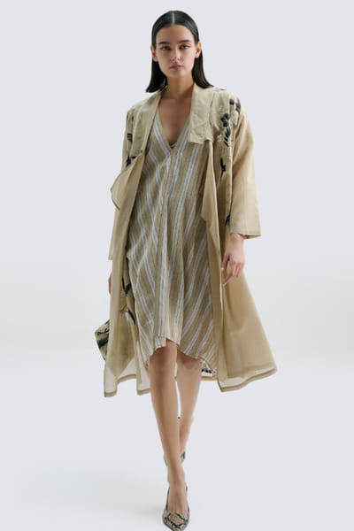 Peachoo Light beige embroidered bird motif coat PEACJUL26D250968