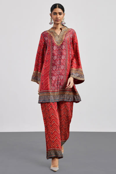 Ri Ritu Kumar Red-burgundy bandhani ajrakh motif kurta set RIRIAUG26D251842