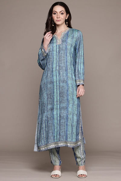 Blue shaded stripe pattern kurta set