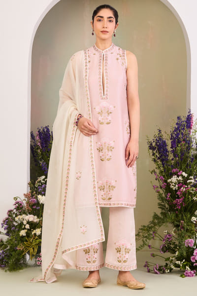 Pastel pink floral embroidered kurta set