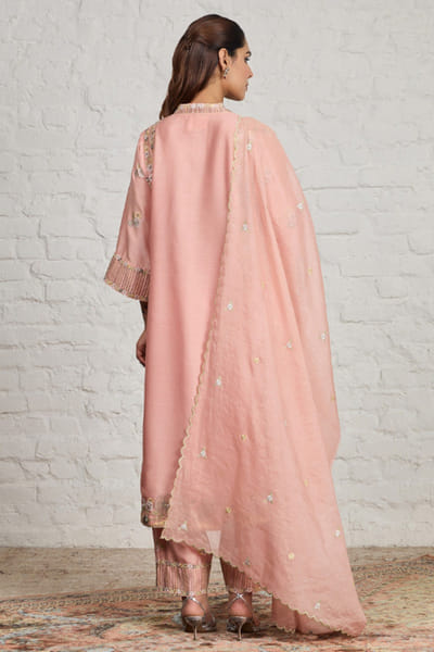 Sue Mue Peach floral sequin embroidered kurta set SUEMJUN26D148044