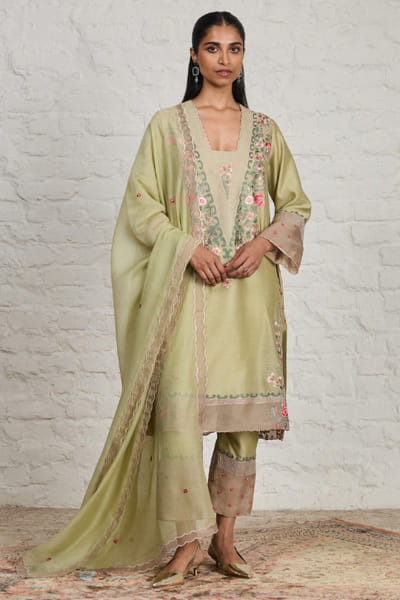 Sue Mue Sage green floral embroidered kurta set SUEMJUN26D148046
