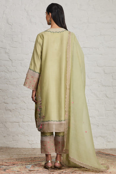Sue Mue Sage green floral embroidered kurta set SUEMJUN26D148046
