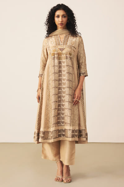 Ritu Kumar Beige embroidered geometric print kurta set RITUJUN26D347335