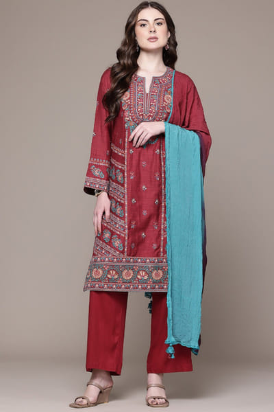 Ritu Kumar Red and blue embroidered kurta set RITUMAY26D245540