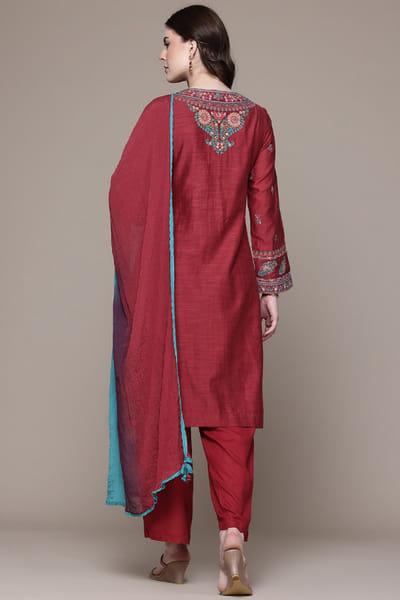 Ritu Kumar Red and blue embroidered kurta set RITUMAY26D245540