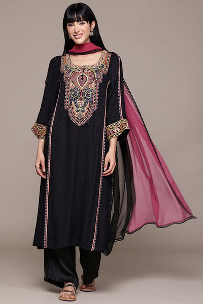 Black embroidered kurta set