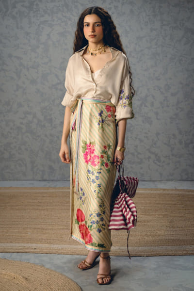 Paulmi & Harsh Off white satin printed wrap skirt set PAULAPR26D142606