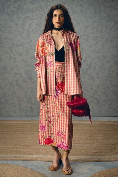 Paulmi & Harsh Pink floral and gingham printed skirt set PAULAPR26D243138