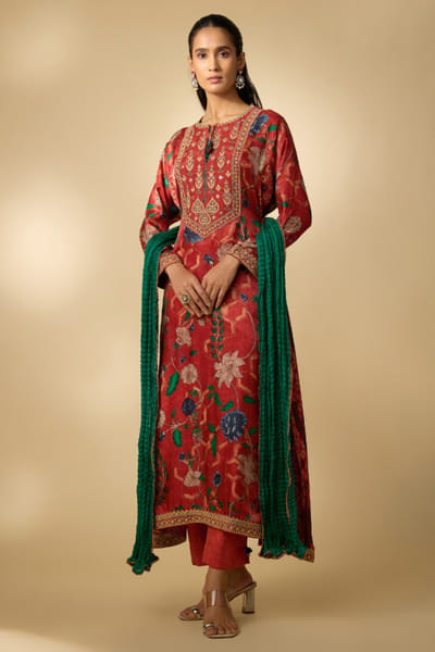 Shraddha Rambhia Red dori embroidered floral print kurta set SHRAMAY26D244834