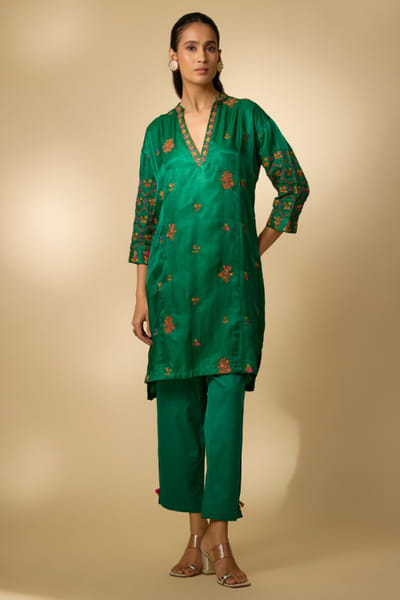 Shraddha Rambhia Bottle green resham embroidered kurta set SHRAMAY26D244836