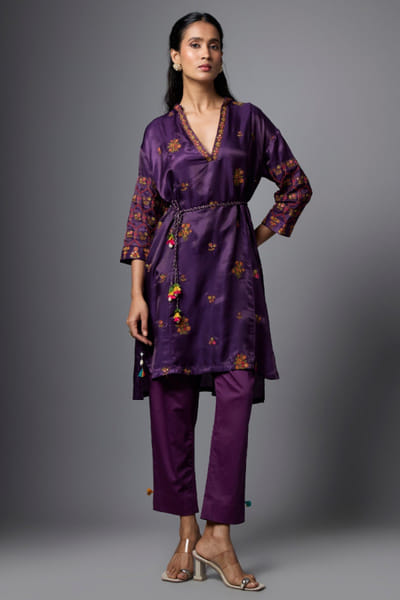 Shraddha Rambhia Purple resham embroidered kurta set SHRAMAY26D244835