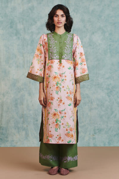 Saphed Pink floral print embroidered kurta set SAPHAUG26D152235