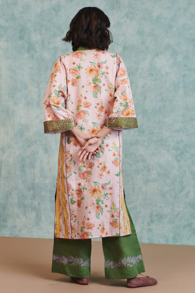 Saphed Pink floral print embroidered kurta set SAPHAUG26D152235