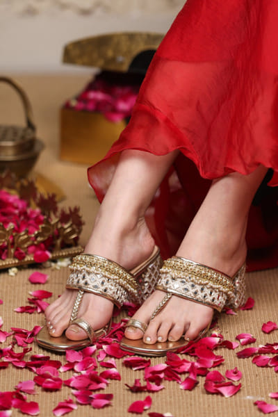 5 Elements by Radhika Gupta Gold embellished kolhapuri heels 5ELEJUN26D147433