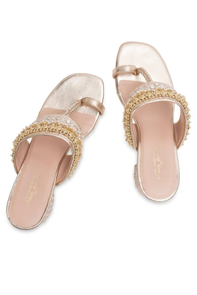 5 Elements by Radhika Gupta Gold embellished kolhapuri heels 5ELEJUN26D147433