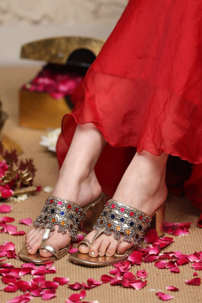 5 Elements by Radhika Gupta Gold embellished kolhapuri heels 5ELEJUN26D147437