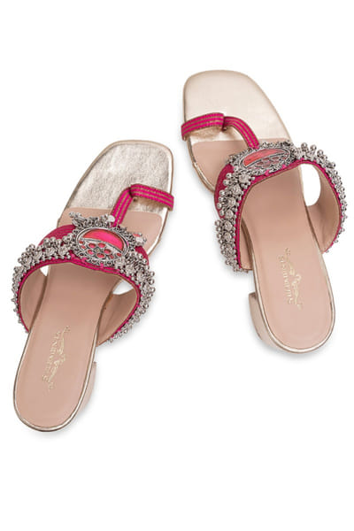 5 Elements by Radhika Gupta Gold embellished kolhapuri heels 5ELEJUN26D147438