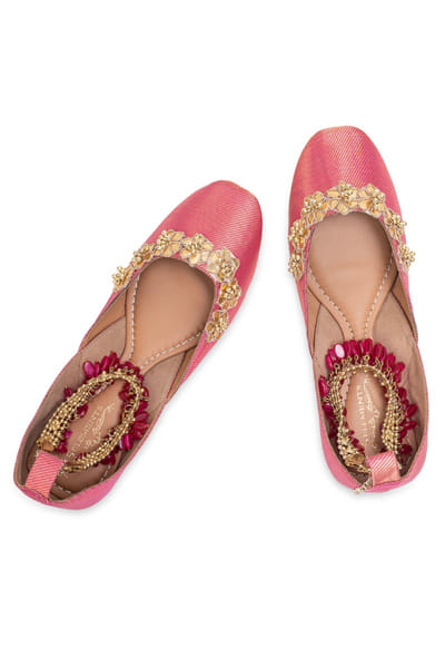 5 Elements by Radhika Gupta Pink and gold embellished floral juttis 5ELEJUN26D147445